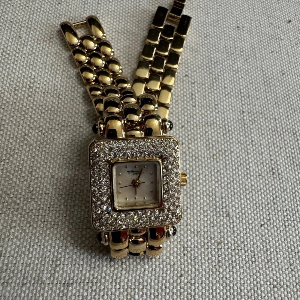 Vintage Suzanne Somers Gold w/Crystal Surrounded Square Face Watch - Picture 3 of 9